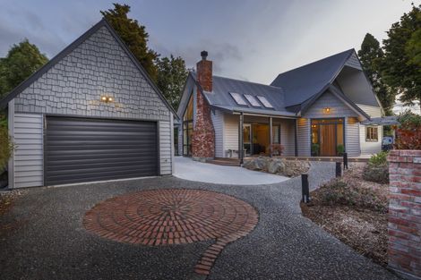 Photo of property in 2 Huata Place, West End, Palmerston North, 4412