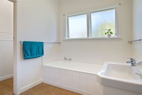 Photo of property in 122 Glandovey Road, Strowan, Christchurch, 8052