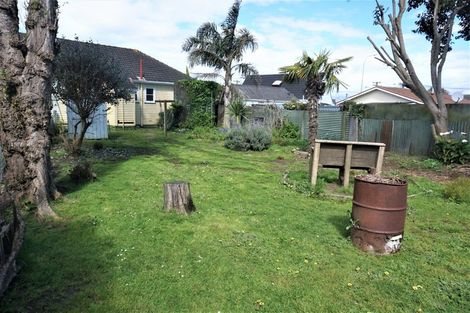 Photo of property in 8 Johnston Street, Foxton, 4814
