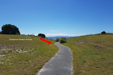 Photo of property in 19 Karoro Road, One Tree Point, 0118