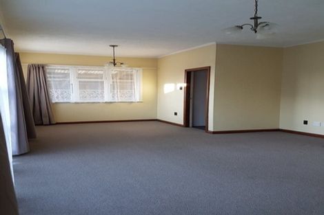 Photo of property in 1/3170 Great North Road, New Lynn, Auckland, 0600