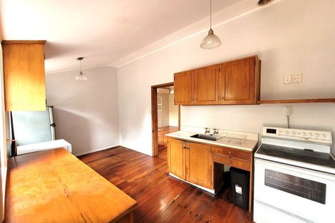 Photo of property in 11 Aorangi Terrace, Thorndon, Wellington, 6011