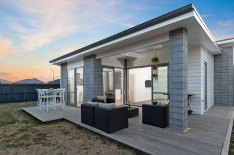 Photo of property in 18 Oka Street, Papamoa Beach, Papamoa, 3118