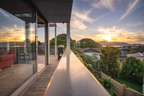 Photo of property in 6 Pine Ridge Terrace, Waikanae Beach, Waikanae, 5036