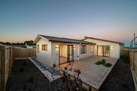 Photo of property in 11 Huahua Crescent, Papakura, 2110