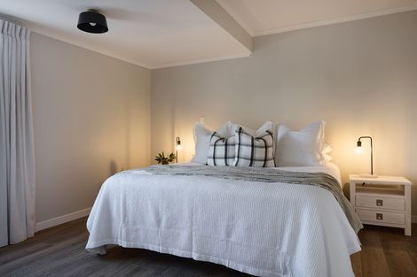 Photo of property in 10 Cobden Road, Bluff Hill, Napier, 4110