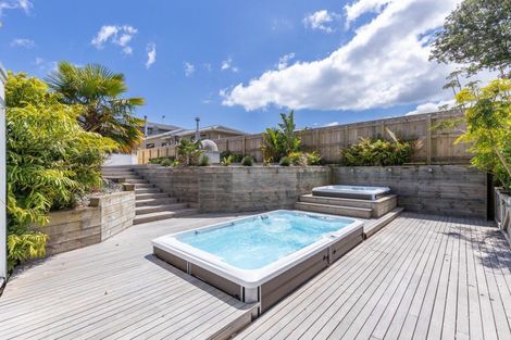Photo of property in 25 Glen Almond Street, New Plymouth, 4310