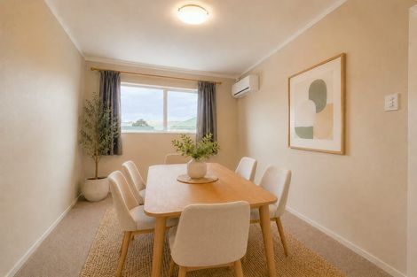 Photo of property in 67 Lincoln Park Avenue, Massey, Auckland, 0614