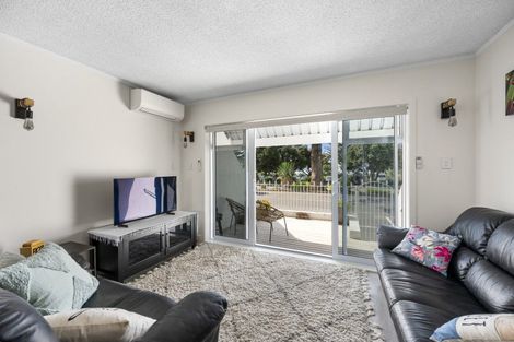 Photo of property in 233 Marine Parade, Napier South, Napier, 4110