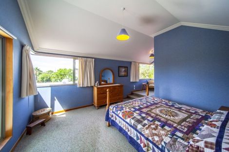 Photo of property in 71 Napier Terrace, Hospital Hill, Napier, 4110