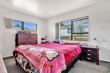 Photo of property in 1/18 Frobisher Way, Clendon Park, Auckland, 2103