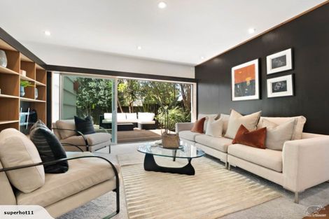 Photo of property in 8a Wairata Place, Te Atatu South, Auckland, 0610