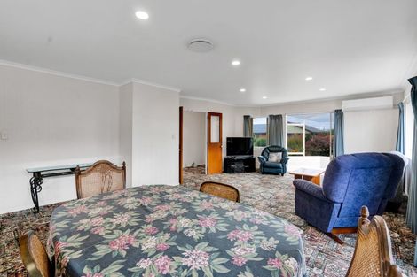 Photo of property in 1/9 Waiwera Place, Merrilands, New Plymouth, 4312