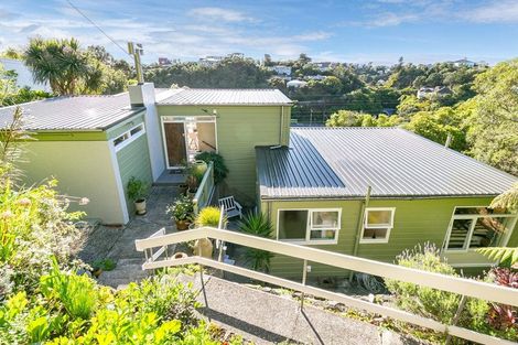 Photo of property in 33-35 Espin Crescent, Karori, Wellington, 6012