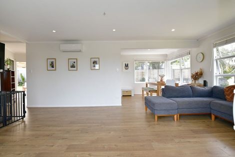 Photo of property in 22 Downer Street, Helensville, 0800