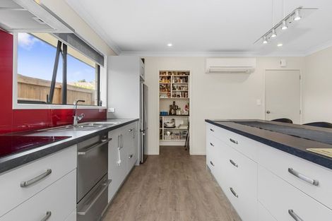 Photo of property in 141 Oteki Park Drive, Welcome Bay, Tauranga, 3112