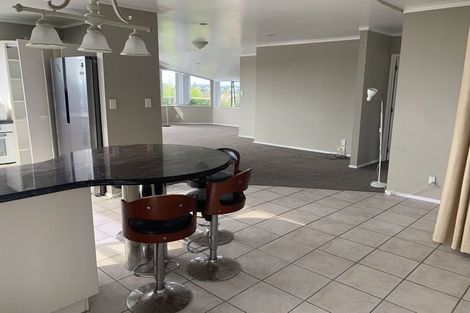 Photo of property in 2/19 Martin Crescent, Northcote, Auckland, 0627