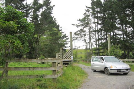 Photo of property in 33 Beaver Road East, Bombay, 2472