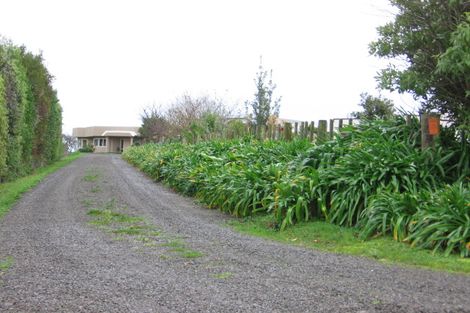 Photo of property in 46 Schnell Drive, Kelvin Grove, Palmerston North, 4414