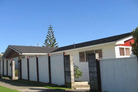 Photo of property in 2 Lupin Terrace, Tawa, Wellington, 5028