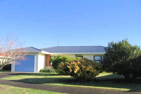 Photo of property in 25 Usherwood Crescent, Akina, Hastings, 4122