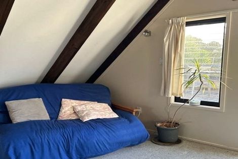 Photo of property in 8 Wallis Street, Raglan, 3225