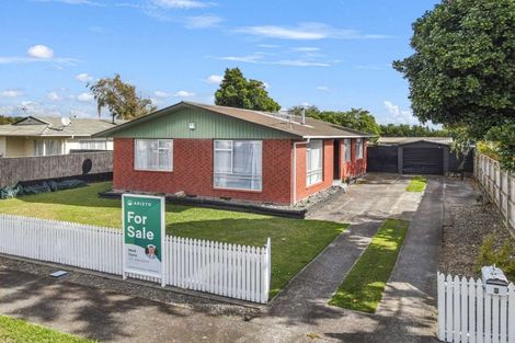 Photo of property in 6 Hobbs Place, Westbrook, Palmerston North, 4412