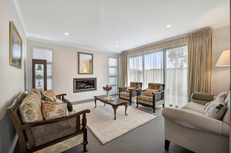 Photo of property in 425 Mangorei Road, Highlands Park, New Plymouth, 4312