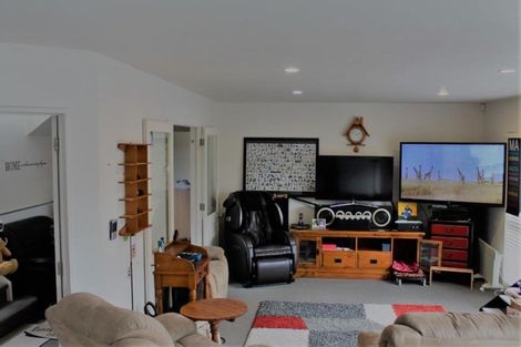 Photo of property in 2/86 Birkenhead Avenue, Birkenhead, Auckland, 0626