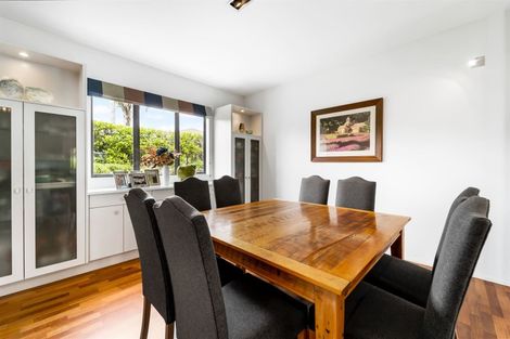 Photo of property in 32 English Oak Drive, Schnapper Rock, Auckland, 0632