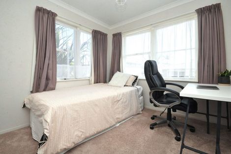 Photo of property in 86a Sylvan Crescent, Te Atatu South, Auckland, 0610