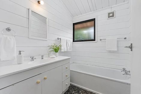 Photo of property in 8f Nevada Drive, Merrilands, New Plymouth, 4312