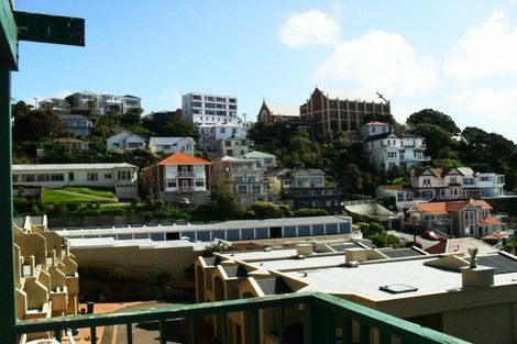 Photo of property in 216 Oriental Parade, Oriental Bay, Wellington, 6011