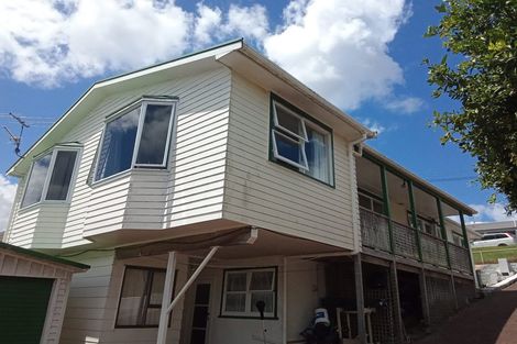 Photo of property in 28 Mayfield Road, Glenfield, Auckland, 0629