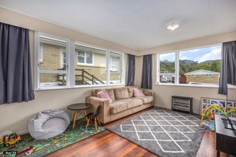 Photo of property in 19 Mahinawa Street, Takapuwahia, Porirua, 5022
