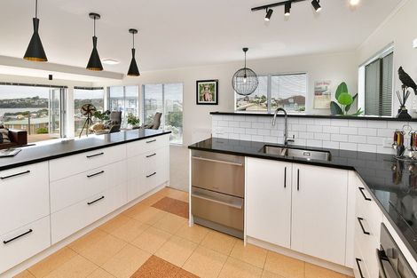 Photo of property in 18 Tamatea Drive, Snells Beach, 0920