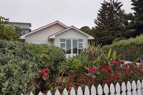 Photo of property in 13 Sunset Parade, Plimmerton, Porirua, 5026