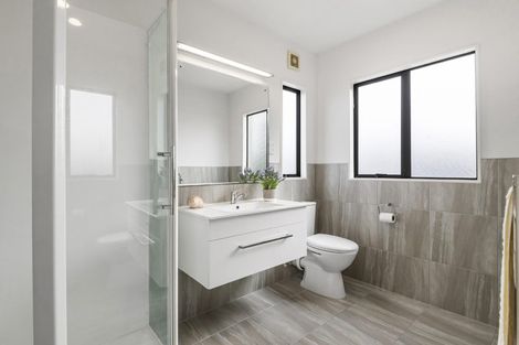 Photo of property in 2/8 Bundoran Way, Pinehill, Auckland, 0632