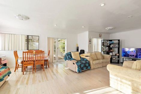 Photo of property in 12 Parrs Cross Road, Henderson, Auckland, 0612