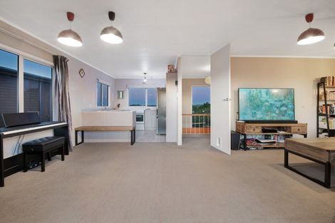 Photo of property in 29 Melandra Road, Stanmore Bay, Whangaparaoa, 0932