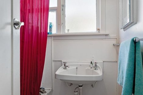 Photo of property in 18 Oakland Street, Northcote, Christchurch, 8052