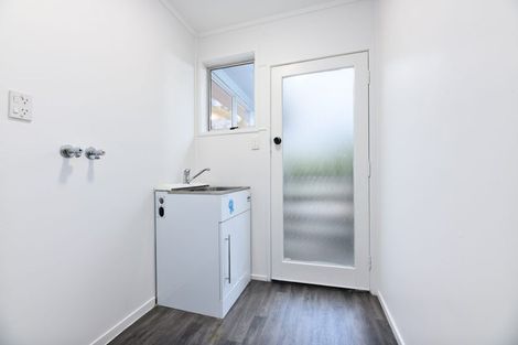 Photo of property in 31 Universal Drive, Henderson, Auckland, 0610