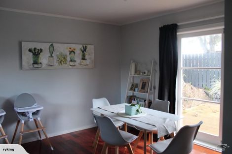 Photo of property in 2/112 Ennis Avenue, Pakuranga Heights, Auckland, 2010