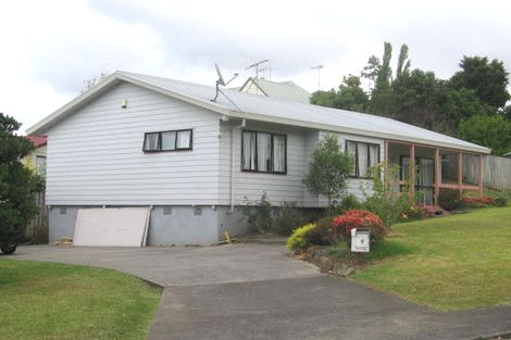 Photo of property in 4 Thalia Place, Totara Vale, Auckland, 0629