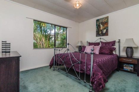 Photo of property in 2/21 Walnut Lane, Browns Bay, Auckland, 0630