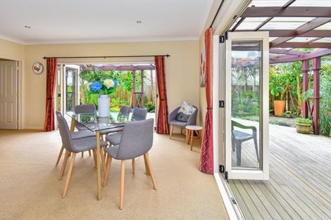 Photo of property in 26 Byblos Place, The Gardens, Auckland, 2105