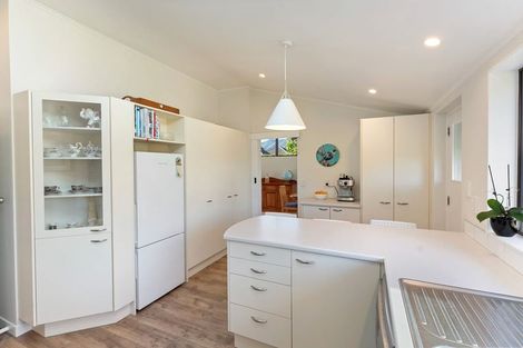 Photo of property in 428 Te Moana Road, Waikanae, 5036