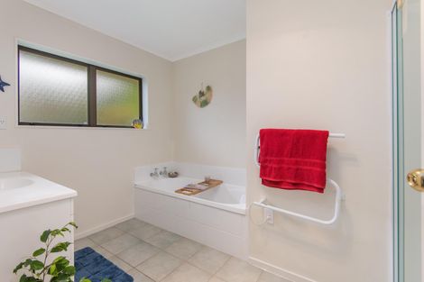 Photo of property in 131 Summerhill Drive, Fitzherbert, Palmerston North, 4410