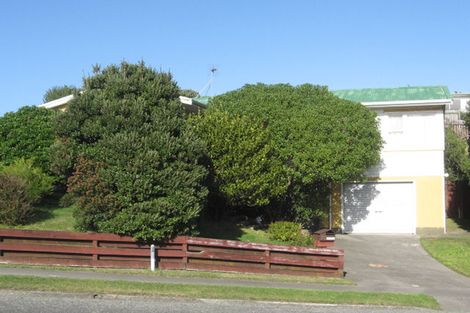 Photo of property in 72 Gloaming Hill, Titahi Bay, Porirua, 5022