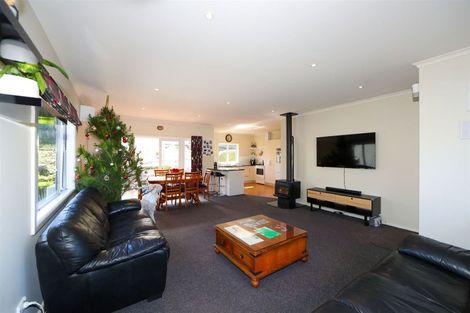 Photo of property in 5 Te Mata Peak Road, Havelock North, 4130